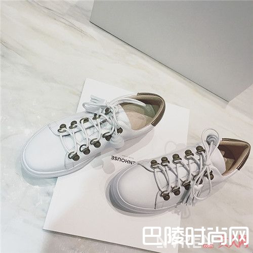 女人都爱什么平底鞋_哪里需要恨天高 平底就可做春天里的公主