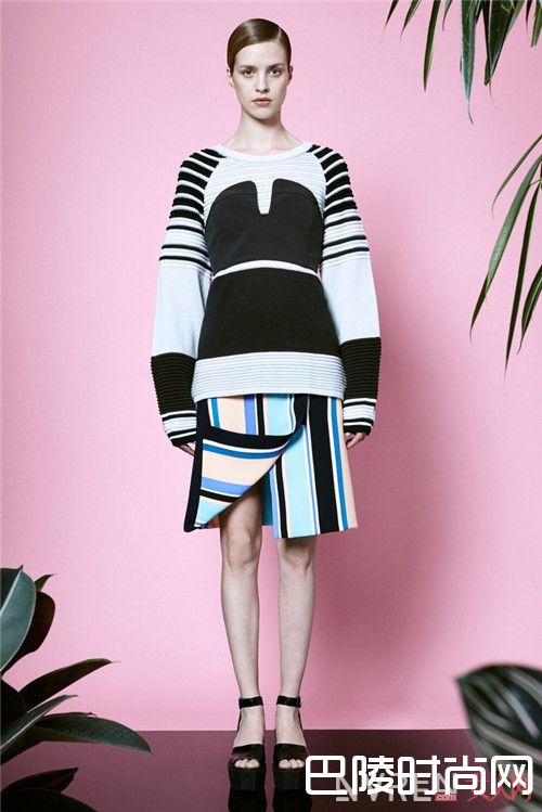 Opening Ceremony 2017早春裙子简介_各大品牌早春新款裙装 看哪一件是你最青睐的