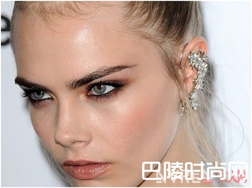 皮质乐福鞋会成为爆款吗_奢侈品牌2017早春系列 想追潮流从此刻开始