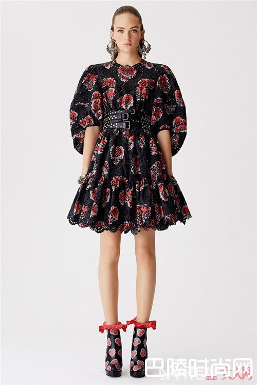 Givenchy 2017早春裙子简介_奢侈品牌2017早春系列 想追潮流从此刻开始