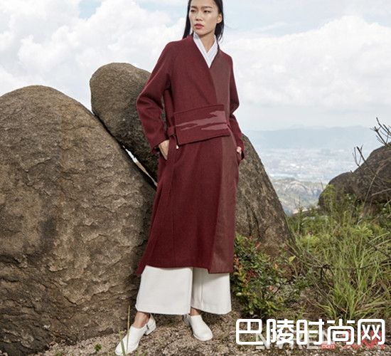 长款穿衣搭配_冬天显瘦的穿搭 四种风格迥异的搭配