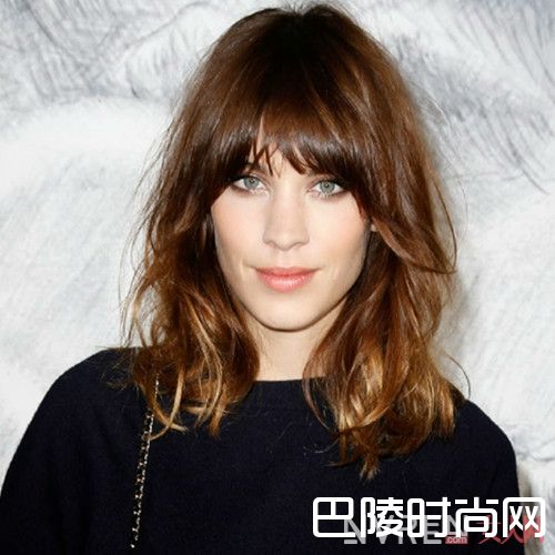 明星发型大推荐_空气刘海锁骨发型图片 青春时尚变身氧气美女