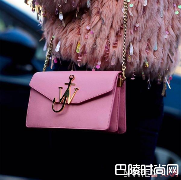 JW安德森Logo_Logo元素重新定义时尚 买它不为炫富只为时髦