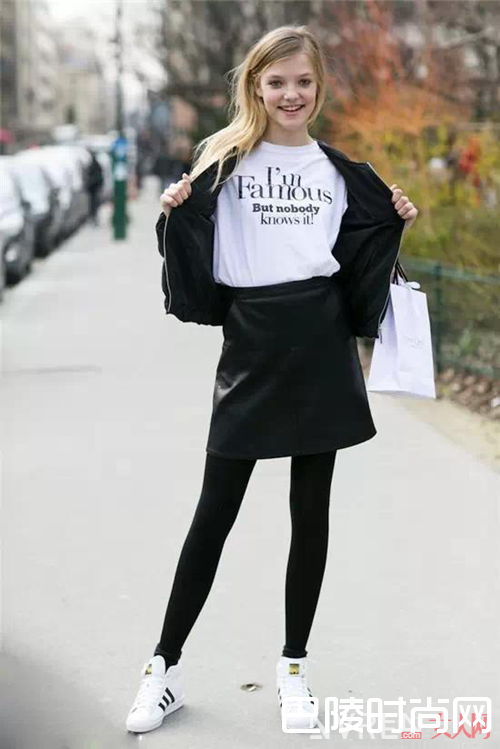 丝袜搭配运动鞋_chouju