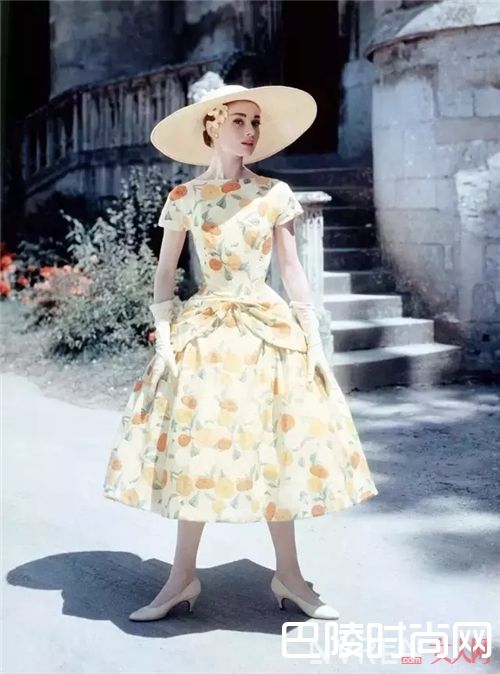 猫跟鞋的追捧者_女人们 你需要一双美得刚刚好的猫跟鞋