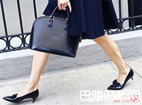 猫跟鞋简介_女人们 你需要一双美得刚刚好的猫跟鞋