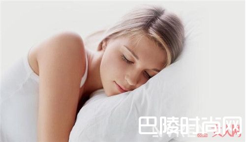 有效的睡眠可以让你皮肤好吗_如何让皮肤嫩滑 掌握七个秘诀可以让你的皮肤好到爆