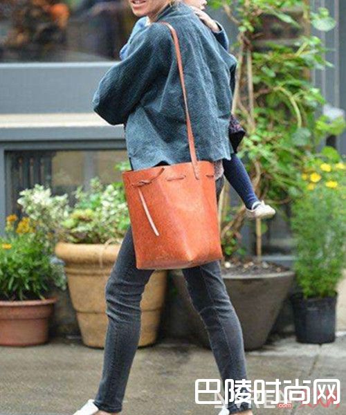 麂皮外套简约街拍_麂皮外套街拍推荐 简单方法轻松打造元气少女感