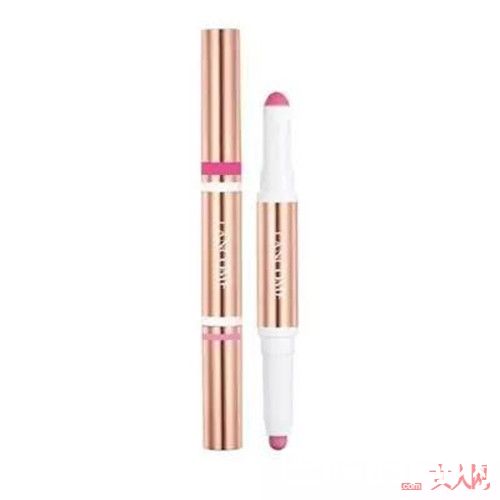 怎样打造樱花般的唇妆_耍起情人节的心机妆容 用美巧夺他的心