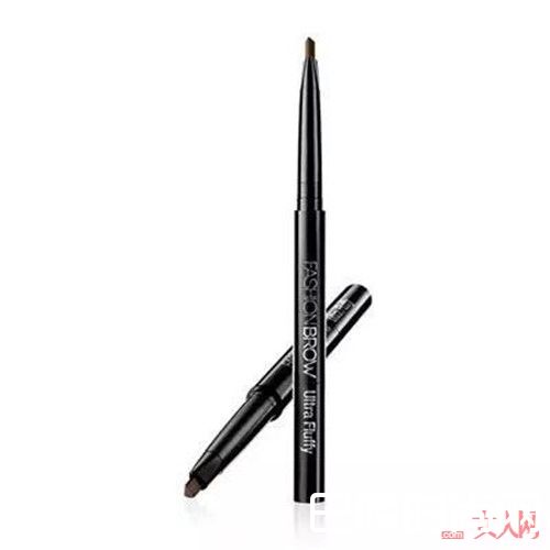 怎样化出纤幼眉型_耍起情人节的心机妆容 用美巧夺他的心