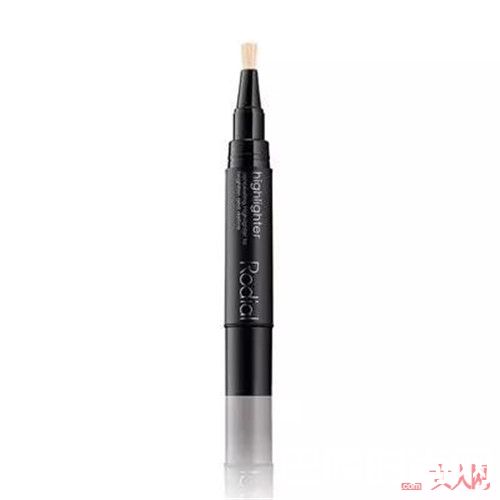 怎么让高光底妆增强立体感_耍起情人节的心机妆容 用美巧夺他的心