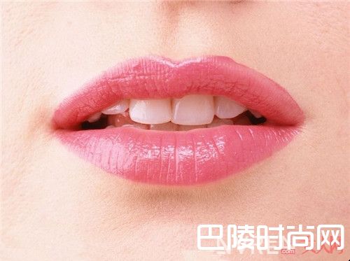 粉色系的唇膏减龄吗_给他一个甜蜜的吻！情人节涂什么唇膏怎样不出错？