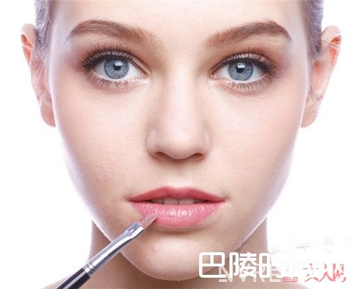 Maybelline 荧光粉色唇膏简介_给他一个甜蜜的吻！情人节粉唇怎样不出错？
