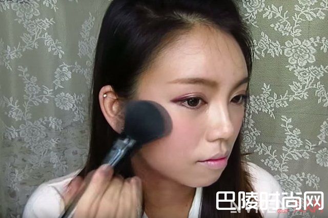 桃花妆容画法_真正的桃花妆 让你在新的一年命犯桃花