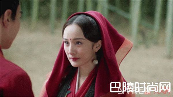 带货达人杨幂好衣品_迪丽热巴比老板杨幂还时髦 杨幂工作室家艺人都有颜值和好衣品