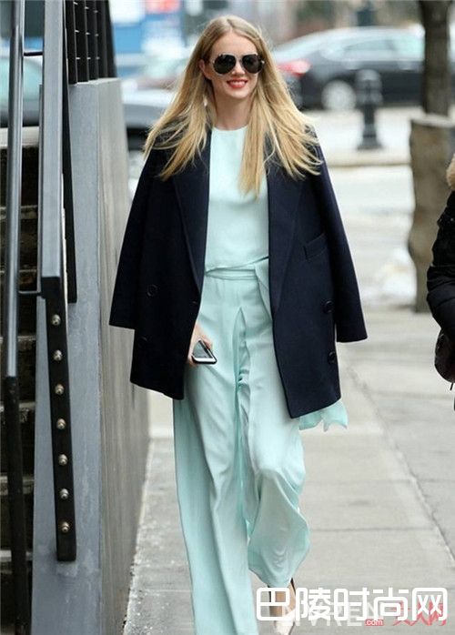 2017流行色：宁静素雅浅青色_2017十大时尚潮流色 让你的色彩不再单调