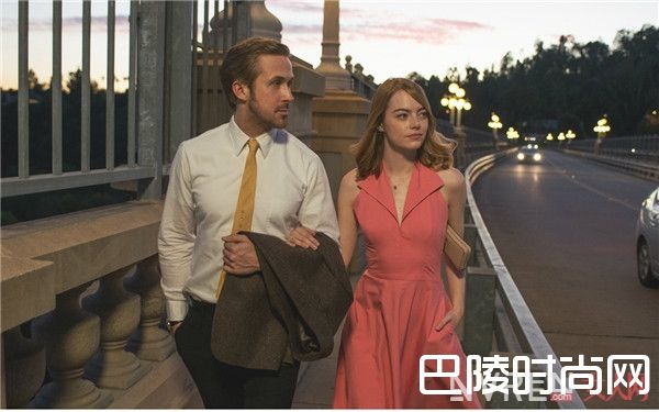 艾玛斯通怎样使用少女粉色系_石头姐教你如何用美唇撩男神 少女系御姐系统统不是事