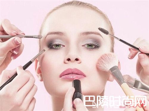 为什么要卸妆_带你走出妆容误区：卸妆胜于保养 残留等于毁容