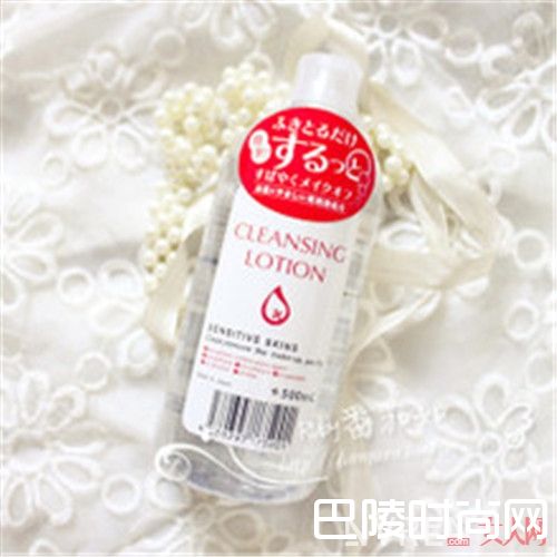 卸妆水要这样选_走出妆容误区:卸妆胜于保养 残留等于毁容