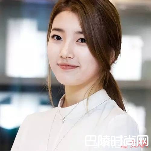 连女星都爱的“吃土色”_“吃土色”唇膏：美到让你真的吃土都想买