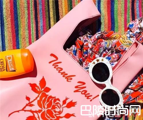 最抢眼搞怪系列Poppy Lissiman_时尚新风向 让我一起拎着购物袋出门吧！