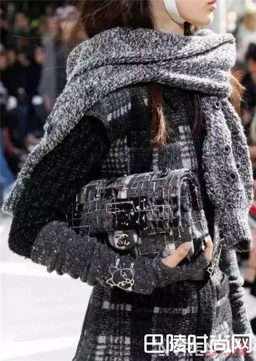 如何将毛衣围起来_有人竟把“毛衣当成围巾戴” 看完又不能好好穿衣了