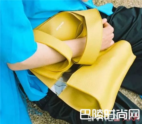 最性冷淡风Death in Paris_时尚新风向 让我一起拎着购物袋出门吧！