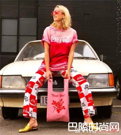 最抢眼搞怪系列Poppy Lissiman_时尚新风向 让我一起拎着购物袋出门吧！