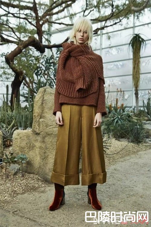 如何将毛衣围起来_有人竟把“毛衣当成围巾戴” 看完又不能好好穿衣了