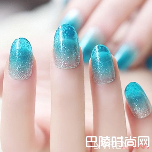 泡泡甲为什么这么受欢迎_泡泡甲怎么做好看   创意美甲频出吸粉无数