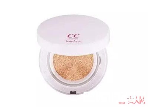 摆脱脱妆问题:润唇膏去唇纹_妆容“保”不住:妆前护理工作来挽救