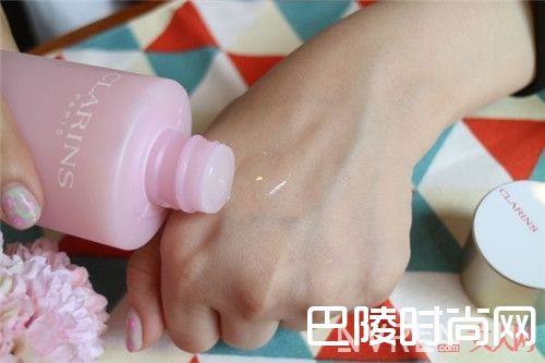 娇韵诗推荐_男人都喜欢素颜也好看的女神，你的素颜是否合格？