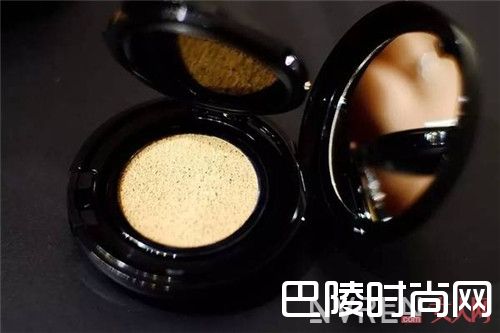 大牌气垫你最爱哪一款_气垫粉底起大风 欧美大牌齐出阵