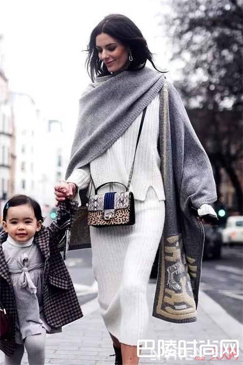 最温柔的毛衣裙_四款裙装搭配 让你在各种聚会中脱颖而出!