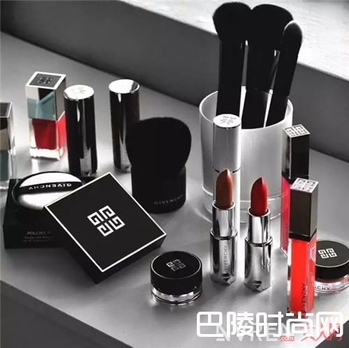 GIVENCHY彩妆系列介绍_不要只会送口红 还有这么多大牌彩妆可以送！