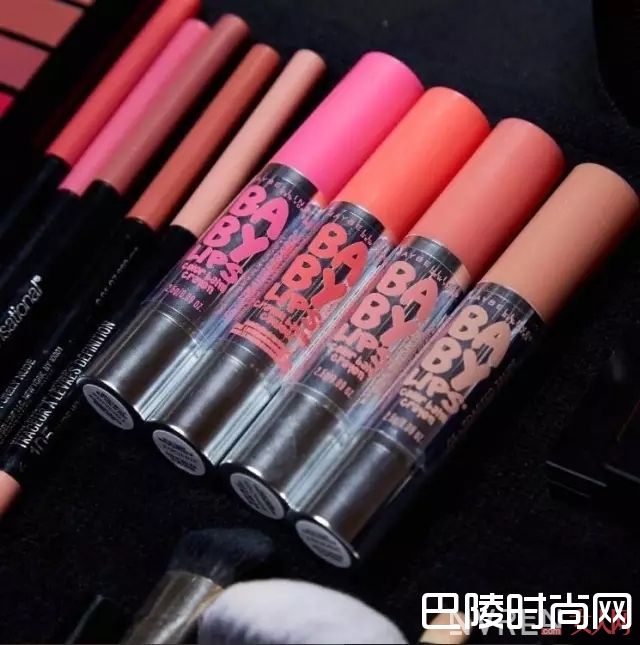 美宝莲唇膏_口红拯救全人类 堪比大牌的平价口红都有啥？