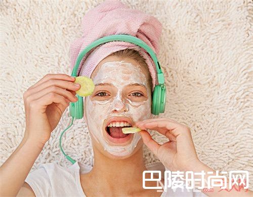 敷面膜后要洗脸吗_敷完面膜后要不要洗脸 四种面膜使用有讲究