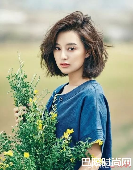 侧分短发_这些女星都悄悄变年轻了！以下6点变发重点必须掌握！