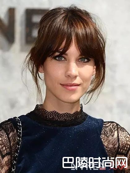 颓废刘海_这些女星都悄悄变年轻了!以下6点变发重点必须掌握!