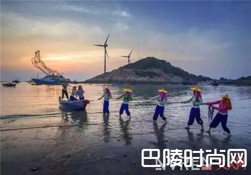 惠女服饰：封建头 节约衫 浪费裤_惠女服饰：优美的站在海天之间 成为时尚的元素