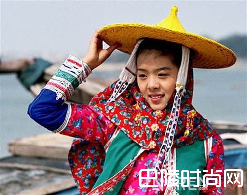 惠女服饰：实用与美观并存的艺术_惠女服饰：优美的站在海天之间 成为时尚的元素