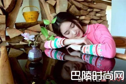 惠女服饰:惠女服饰走上时尚潮流_惠女服饰:优美的站在海天之间 成为时尚的元素
