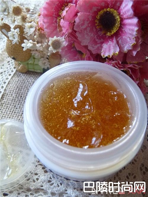 果冻面膜用完要立即洗吗_敷完面膜后要不要洗脸 四种面膜使用有讲究