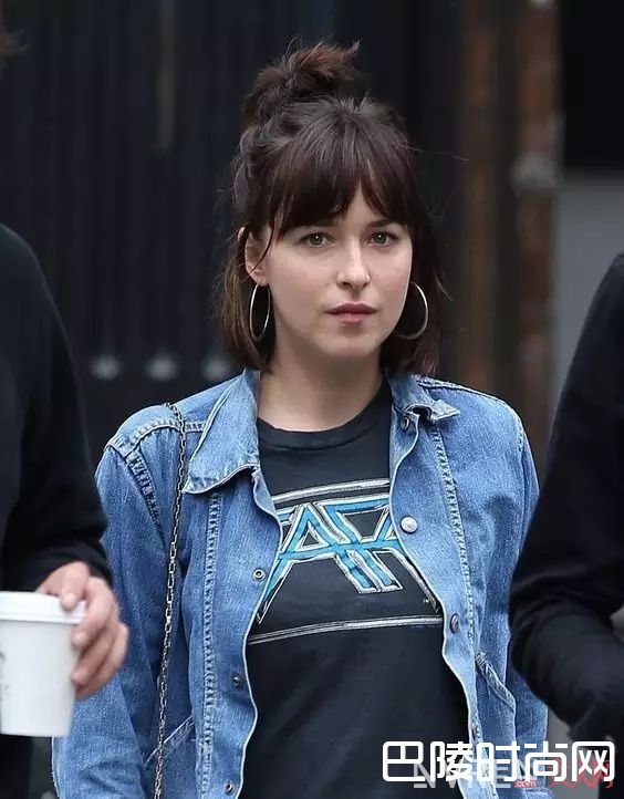 半丸子头_这些女星都悄悄变年轻了！以下6点变发重点必须掌握！