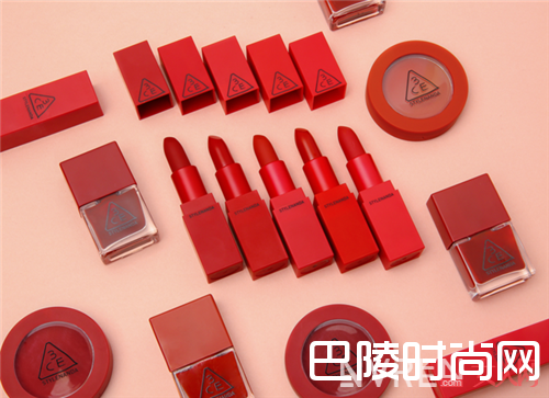 3CE Mood Recipe Matte Lip Color唇膏简介_美的极致！盘点4款冬季大热「干燥花色」唇膏