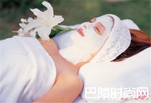 糊状面膜的涂抹顺序是什么_敷完面膜后要不要洗脸 四种面膜使用有讲究