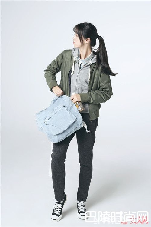 卫衣的穿法_冬季内搭那么多 只要这5件就够了