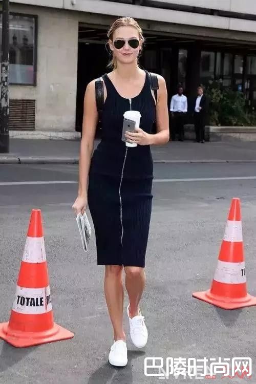 黑色无袖连衣裙怎么搭配_经典小黑裙搭配 时髦显瘦一步到位