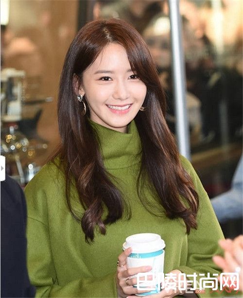 高领上衣的穿法_冬季内搭那么多 只要这5件就够了