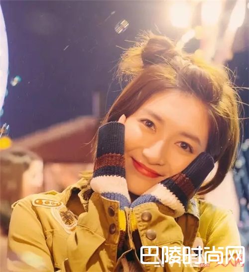 半丸子造型_头发长度好尴尬 这样打理照样让你时髦飞起！